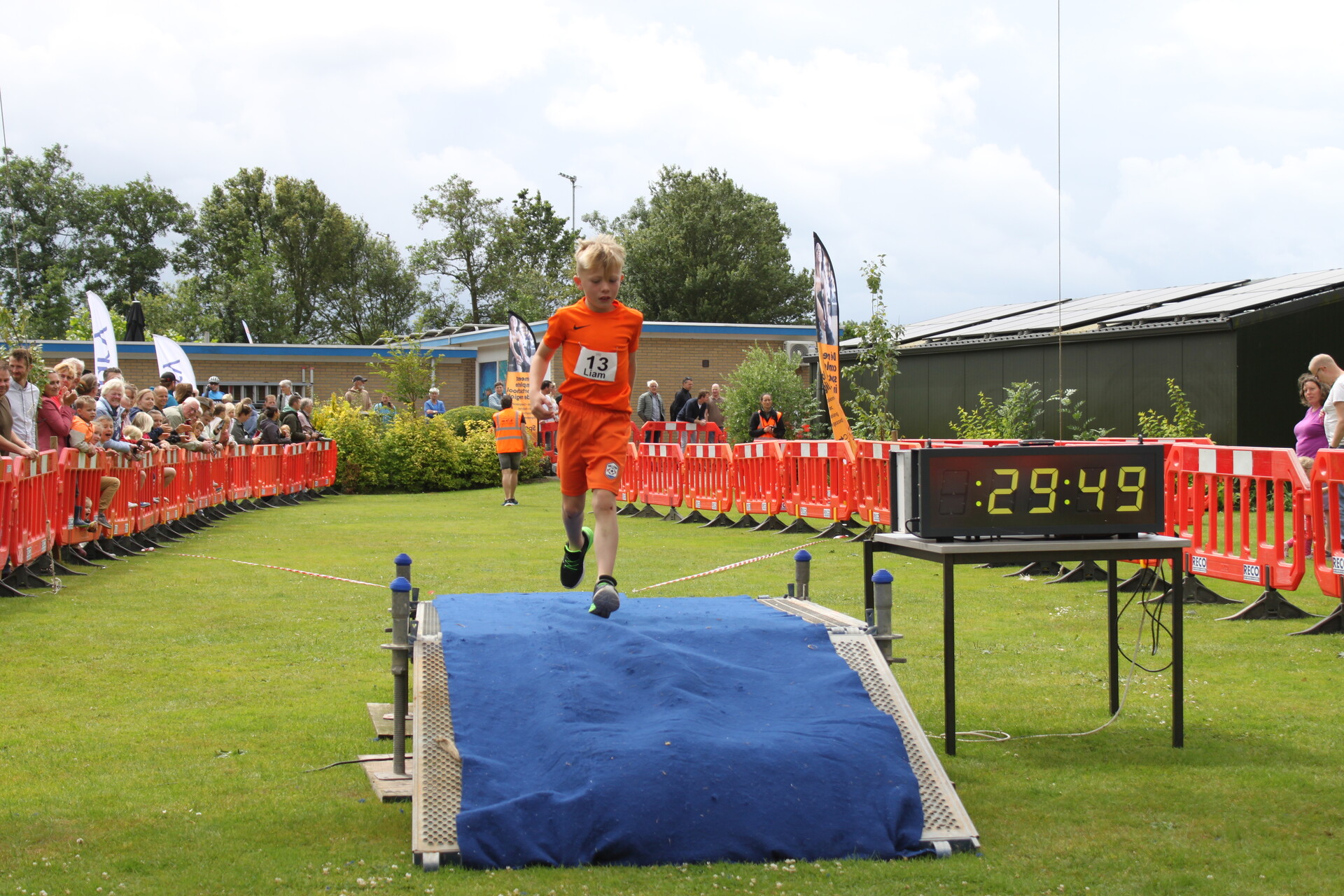 Finish foto van Liam Mostert