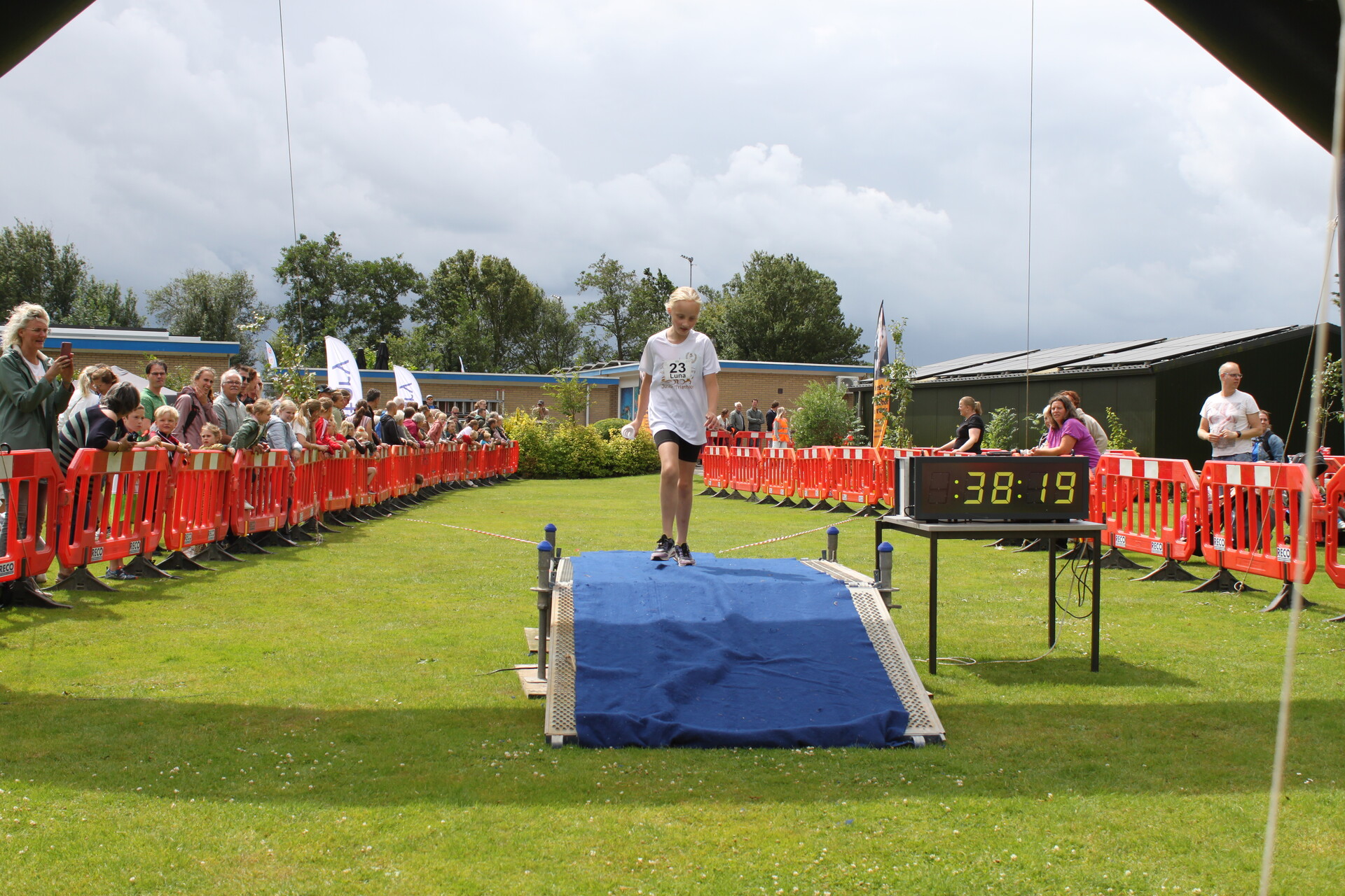 Finish foto van Luna Zaal