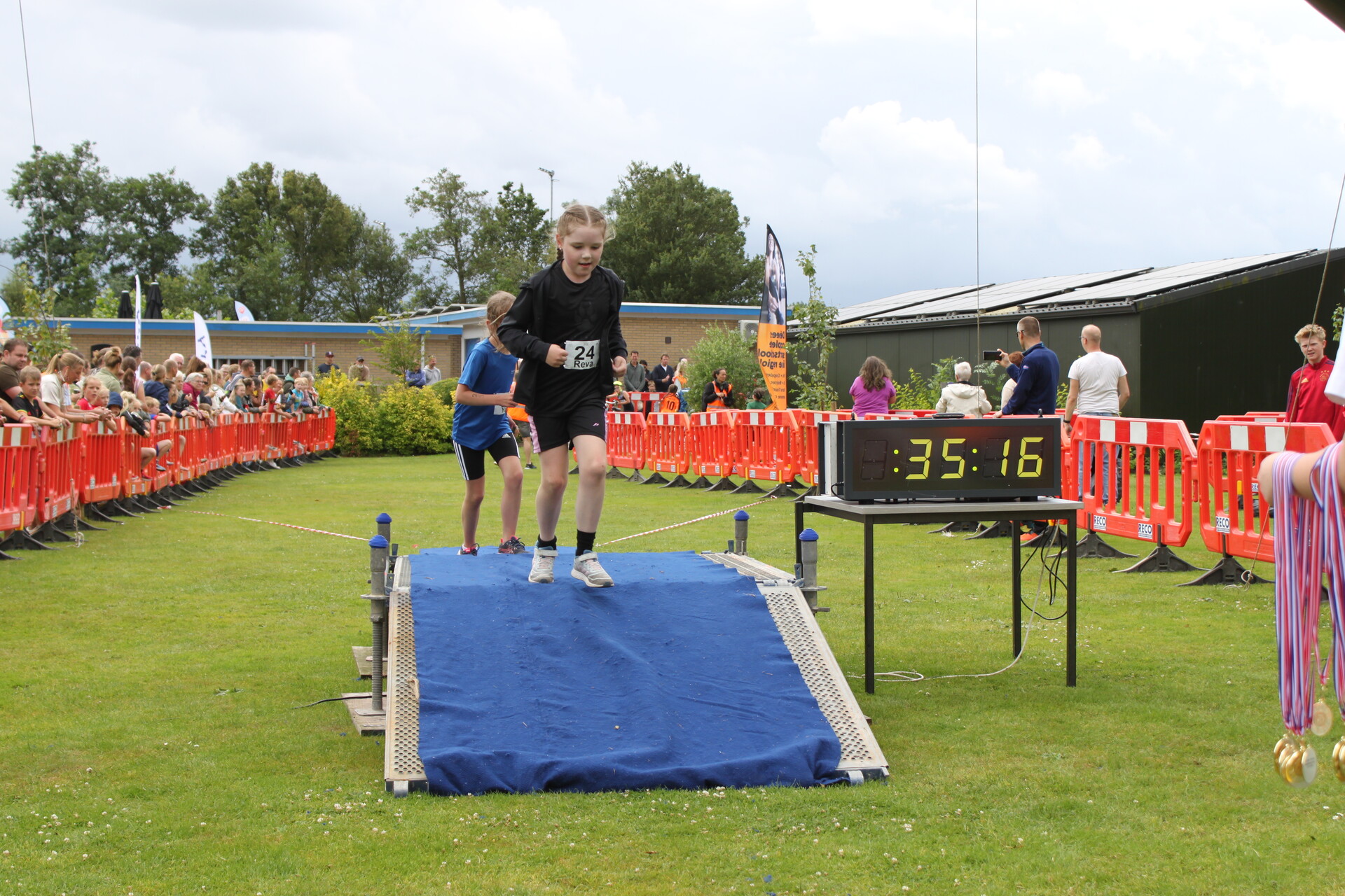 Finish foto van Reva Vodegel